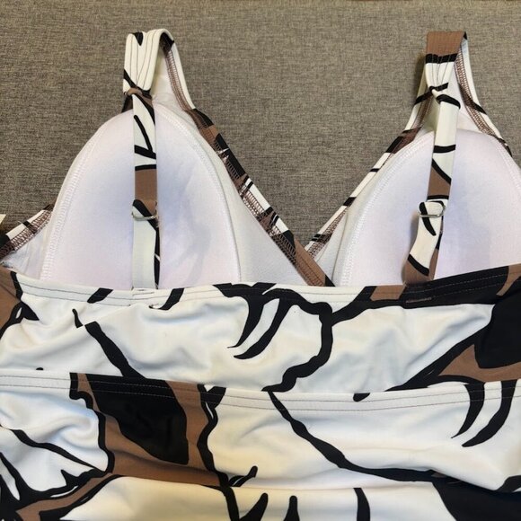 LANDS’ END WOMEN’S FLORAL PRINT V-NECK ONE PIECE SWIMSUIT, MED - Picture 5 of 8